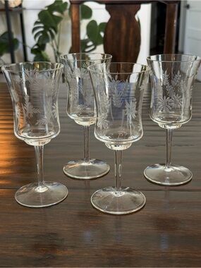 Vintage Crystal Etched Glasses - Clear (Set of 4)